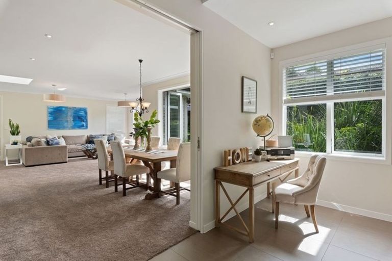 Photo of property in 59a Lonely Road, Fairview Heights, Auckland, 0632