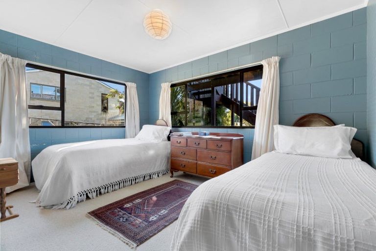 Photo of property in 10 Heuchan Lane, Wanaka, 9305