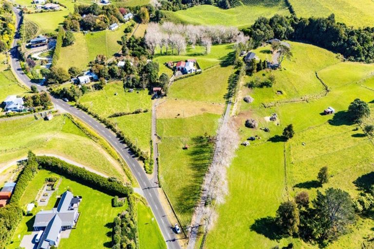 Photo of property in 558 Mangorei Road, Mangorei, New Plymouth, 4371