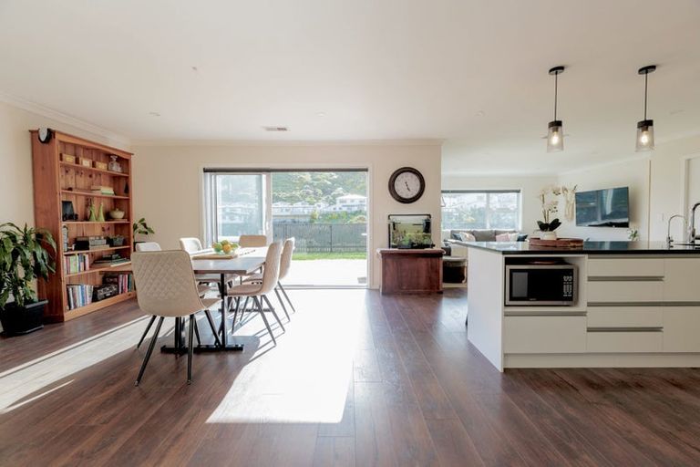 Photo of property in 33 Rochdale Drive, Churton Park, Wellington, 6037