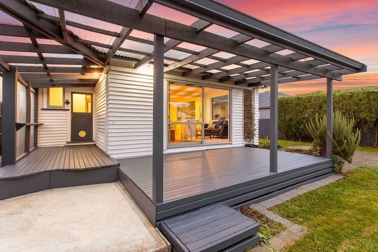 Photo of property in 42 Croziers Road, St Albans, Christchurch, 8052