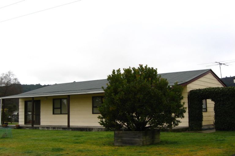 Photo of property in 73 Crampton Road, Reefton, 7830