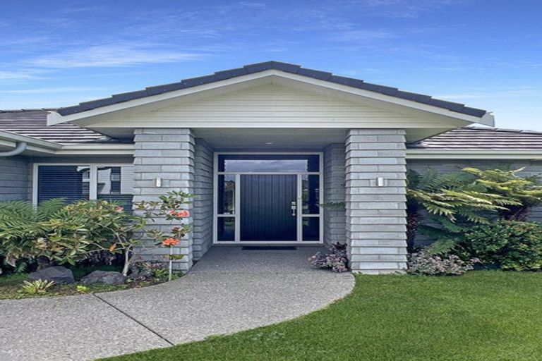 Photo of property in 65 Capriana Drive, Karaka, Papakura, 2113