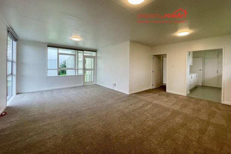 Photo of property in 6 Calgher Avenue, Waitara, 4320