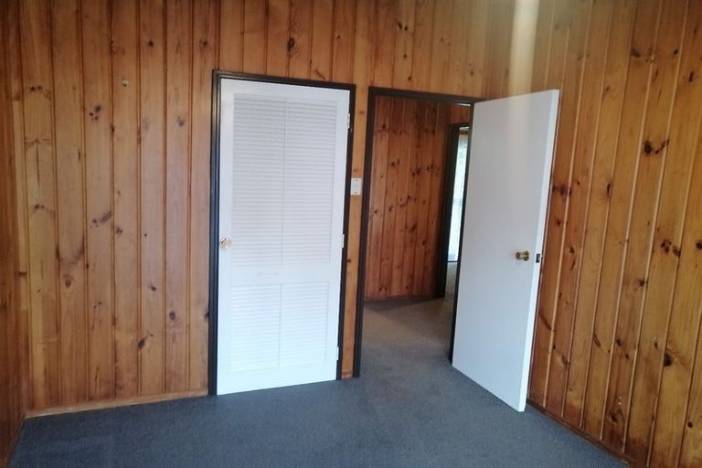 Photo of property in 5 Kemp Road, Massey, Auckland, 0614