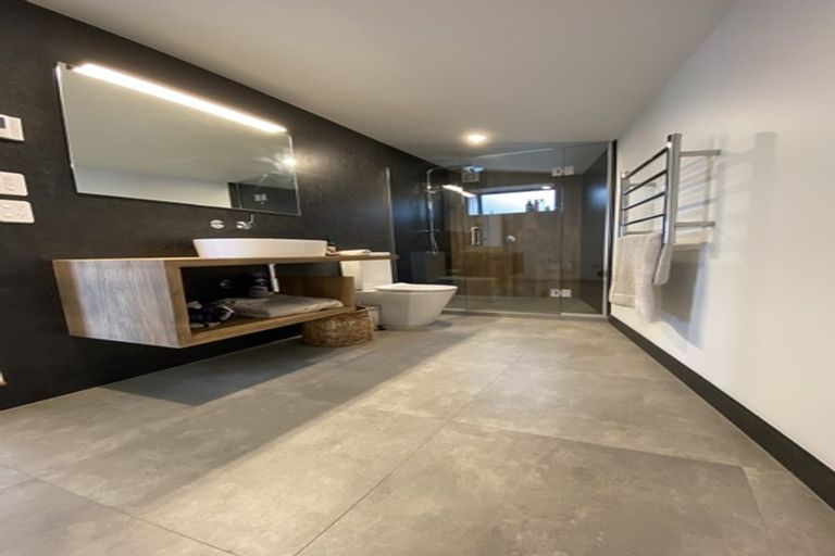 Photo of property in 11 Hinemoa Street, Birkenhead, Auckland, 0626