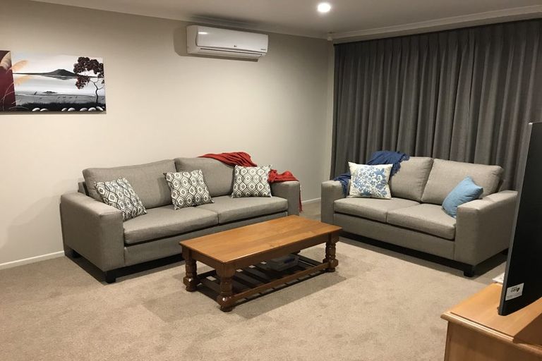 Photo of property in 12 Reiman Street, New Lynn, Auckland, 0600