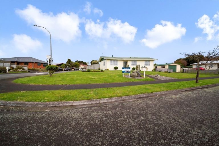 Photo of property in 3 Totara Crescent, Hawera, 4610