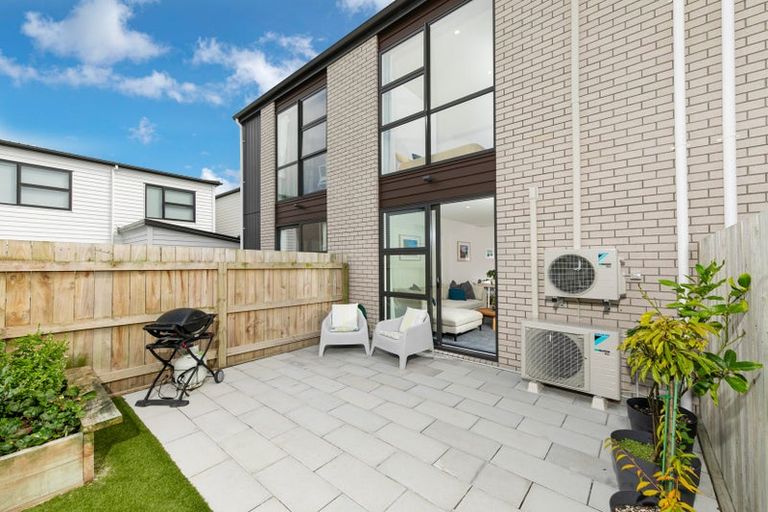 Photo of property in 6 Landing Path Drive, Hobsonville, Auckland, 0616