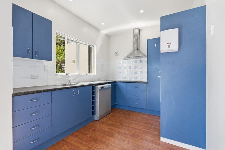 Photo of property in 41a Palliser Lane, Browns Bay, Auckland, 0632