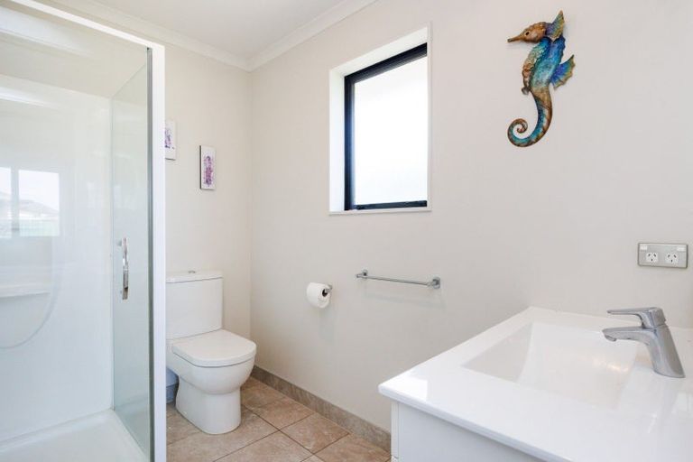 Photo of property in 54 Rosalie Terrace, Kelvin Grove, Palmerston North, 4414
