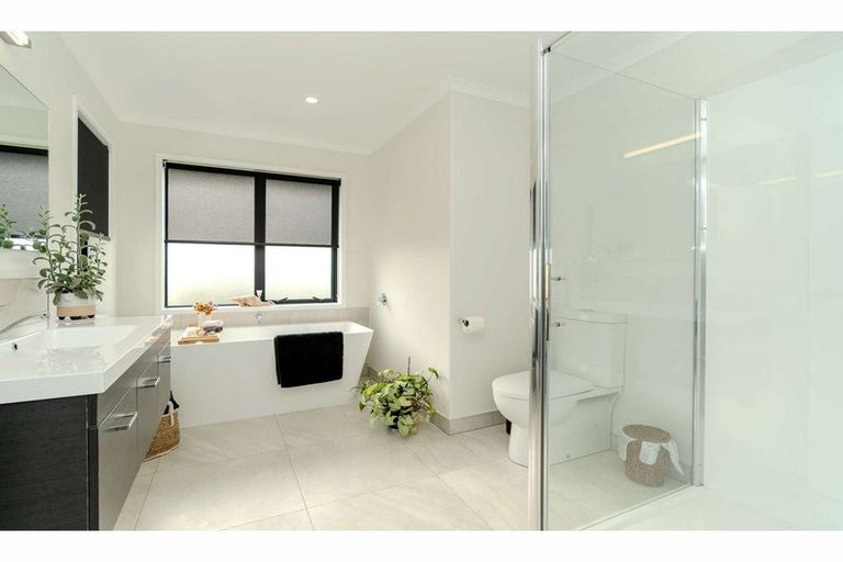 Photo of property in 11 The Lakes Drive, Kerikeri, 0230