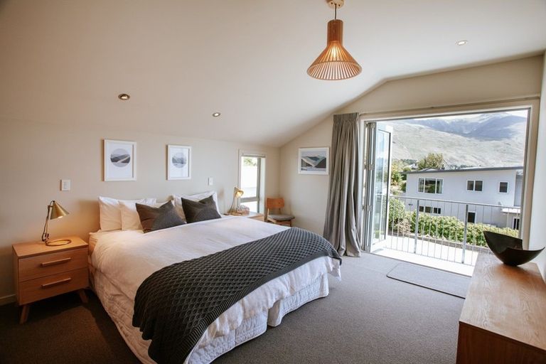 Photo of property in 19 Faulks Terrace, Wanaka, 9305