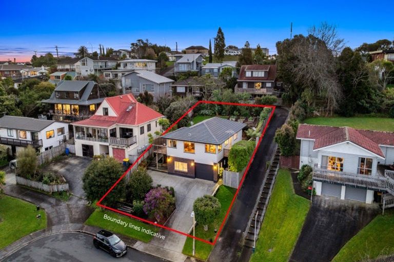 Photo of property in 15 Tableau Place, Totara Vale, Auckland, 0629