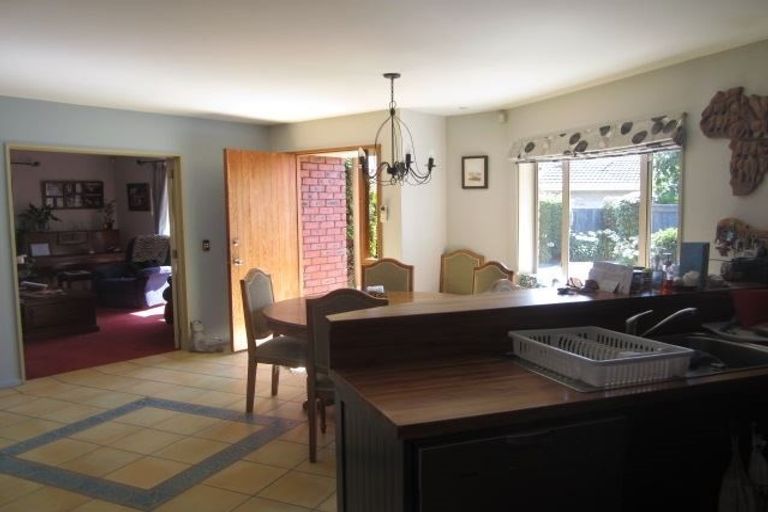 Photo of property in 7a Nortons Road, Avonhead, Christchurch, 8042