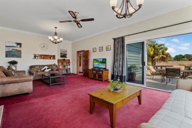 Photo of property in 50 Lee Street, Te Puke, 3119