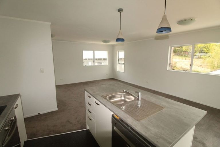 Photo of property in 10 Norman Road, Titirangi, Auckland, 0604