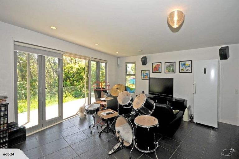 Photo of property in 126 Creswick Terrace, Northland, Wellington, 6012