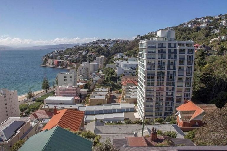 Photo of property in Jerningham Apartments, 20 Oriental Terrace, Oriental Bay, Wellington, 6011