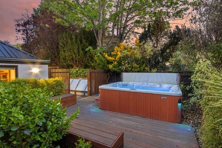 Photo of property in 7 Glandovey Road, Fendalton, Christchurch, 8052