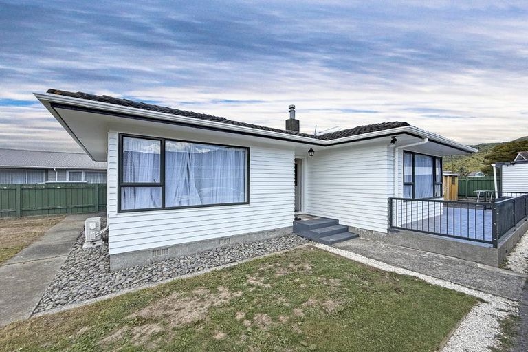Photo of property in 1 Kawatiri Grove, Wainuiomata, Lower Hutt, 5014