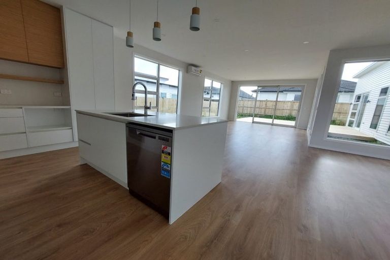 Photo of property in 10 Haupa Nui Road, Wainui, 0932