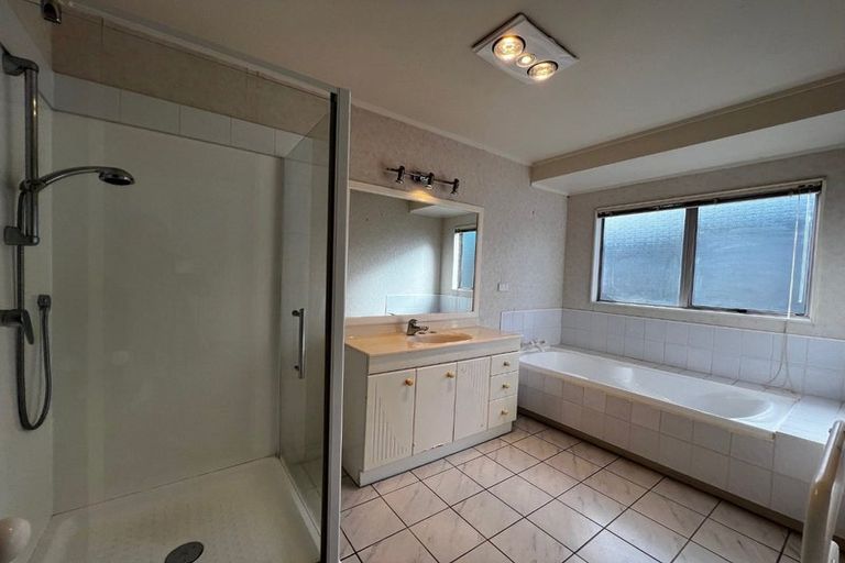 Photo of property in 6 Sandpiper Grove, Unsworth Heights, Auckland, 0632