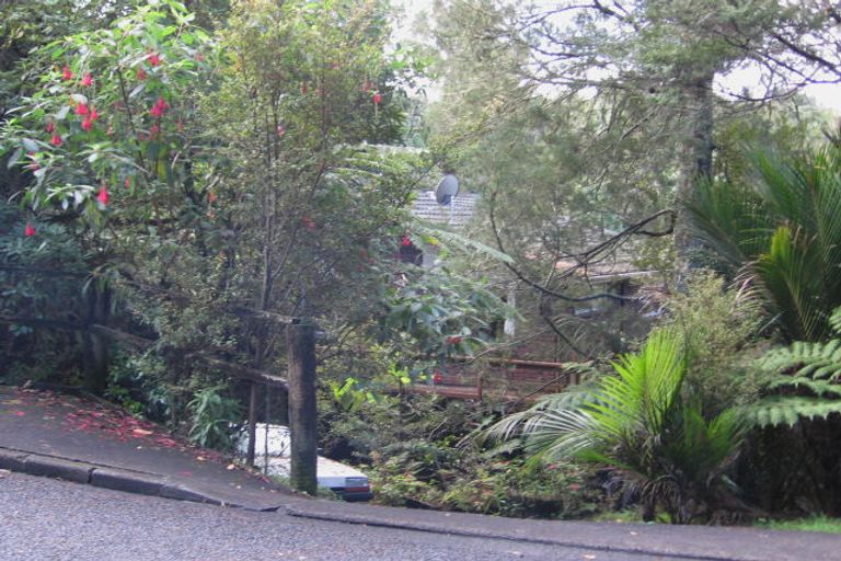 Photo of property in 40 Sylvan Valley Avenue, Titirangi, Auckland, 0604
