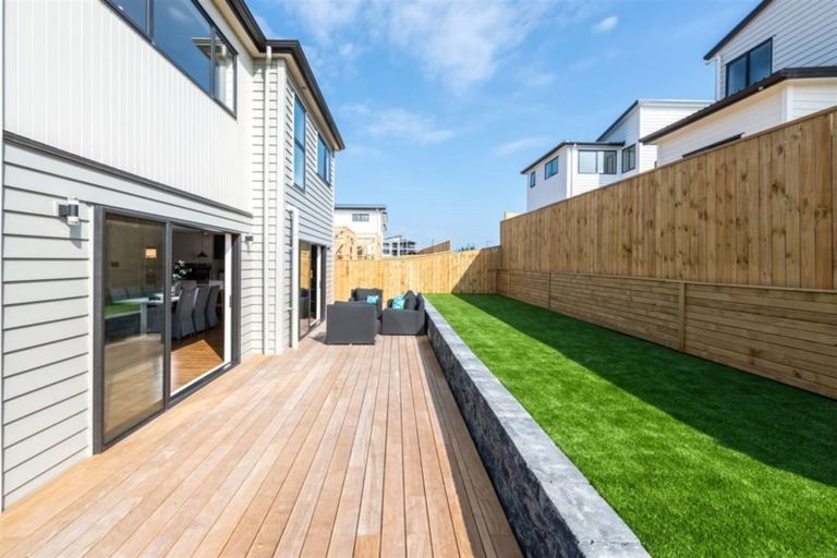 Photo of property in 11 Tai Crescent, Hobsonville, Auckland, 0616