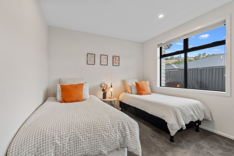 Photo of property in 64 Heathfield Drive, Mosgiel, 9024