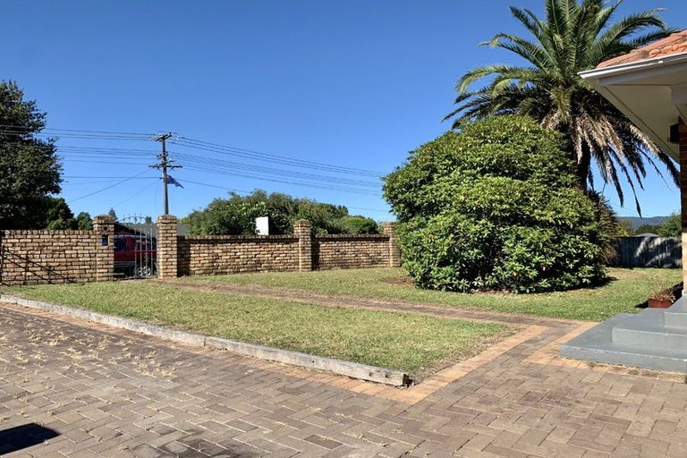 Photo of property in 86 Mcleod Road, Te Atatu South, Auckland, 0610