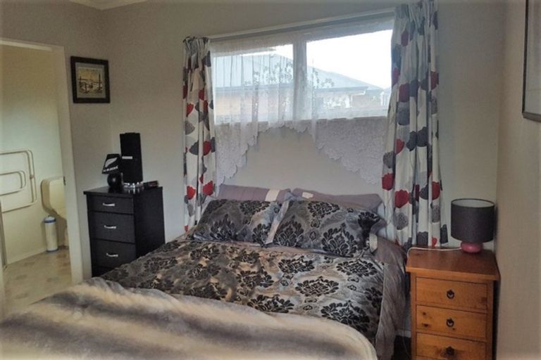 Photo of property in 19 Edgewater Grove, Whakatane, 3120