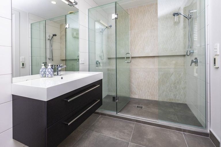 Photo of property in 28 Devonport Lane, St Albans, Christchurch, 8014