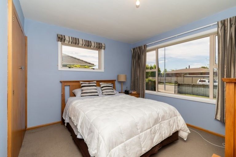 Photo of property in 33 Boston Avenue, Hornby, Christchurch, 8042