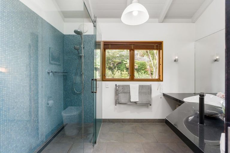 Photo of property in 50 Braemar Road, Castor Bay, Auckland, 0620