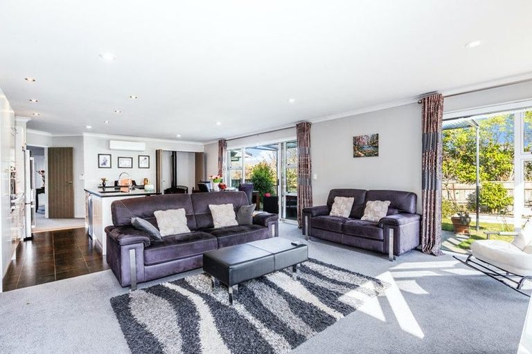 Photo of property in 62 Aotea Drive, Aotea, Porirua, 5024