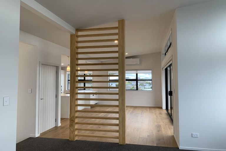 Photo of property in 6 Moffat Road, Red Beach, 0932