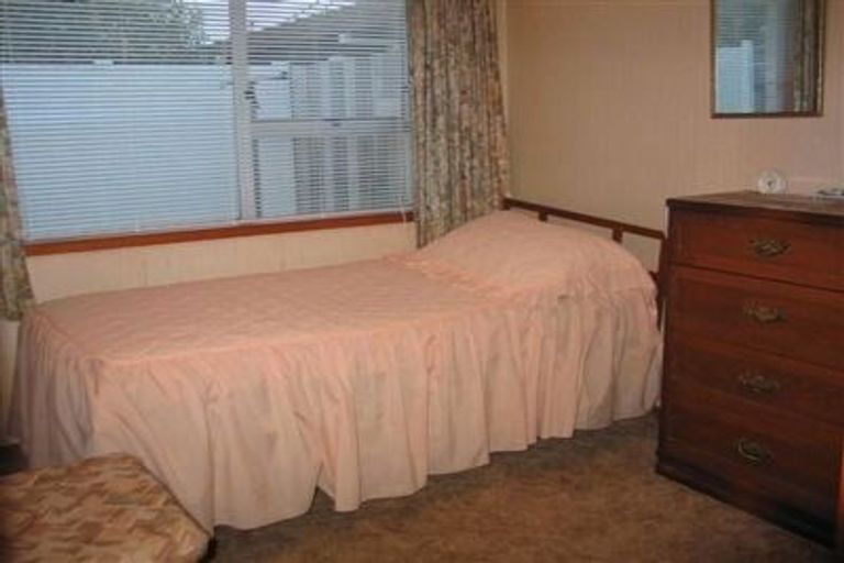 Photo of property in 1/3248 Great North Road, New Lynn, Auckland, 0600