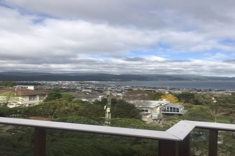 Photo of property in 53 London Road, Korokoro, Lower Hutt, 5012
