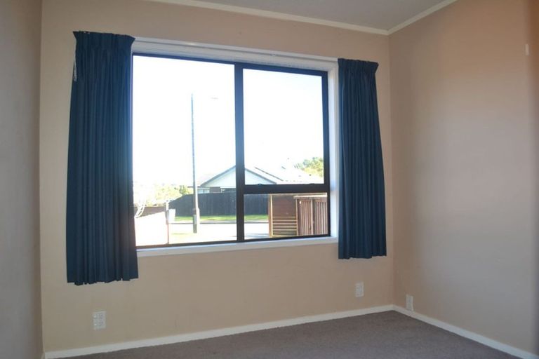 Photo of property in 52f1 Guadeloupe Crescent, Grenada Village, Wellington, 6037