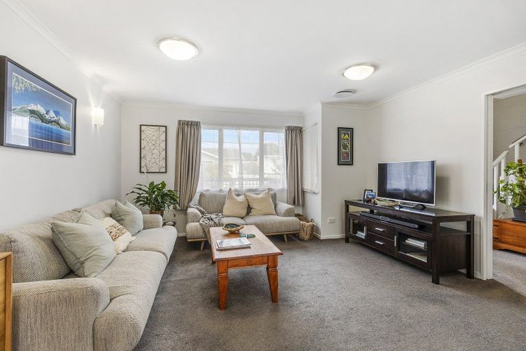 Photo of property in 2/4 Ellesmere Avenue, Miramar, Wellington, 6022