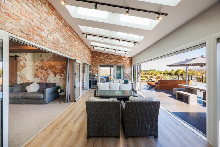 Photo of property in 9 Paterson Lane, Kelvin Grove, Palmerston North, 4470