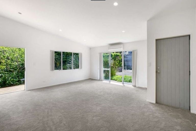 Photo of property in 23 Carento Way, Stanmore Bay, Whangaparaoa, 0932