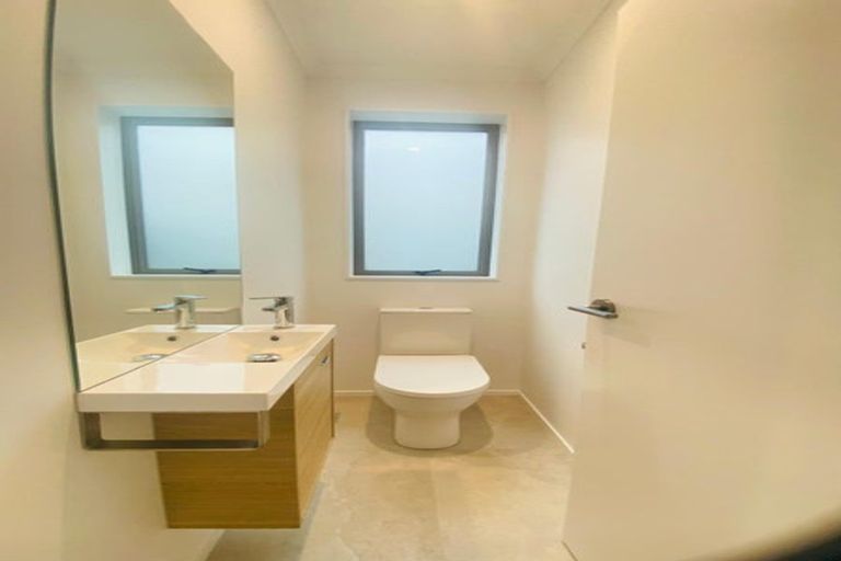 Photo of property in 41 Oyster Drive, Whenuapai, 0618
