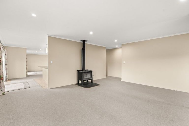 Photo of property in 77 Reading Street, Greytown, 5712
