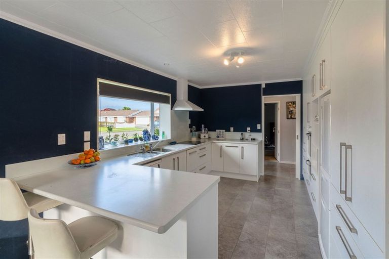 Photo of property in 16 Easton Way, Levin, 5510