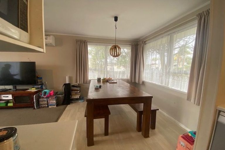 Photo of property in 96 Hutchinsons Road, Bucklands Beach, Auckland, 2014