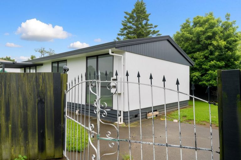 Photo of property in 2/16 Cameron Place, Ranui, Auckland, 0612