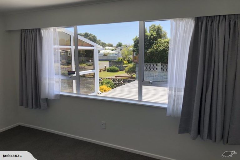Photo of property in 2 Eton Place, Spotswood, New Plymouth, 4310
