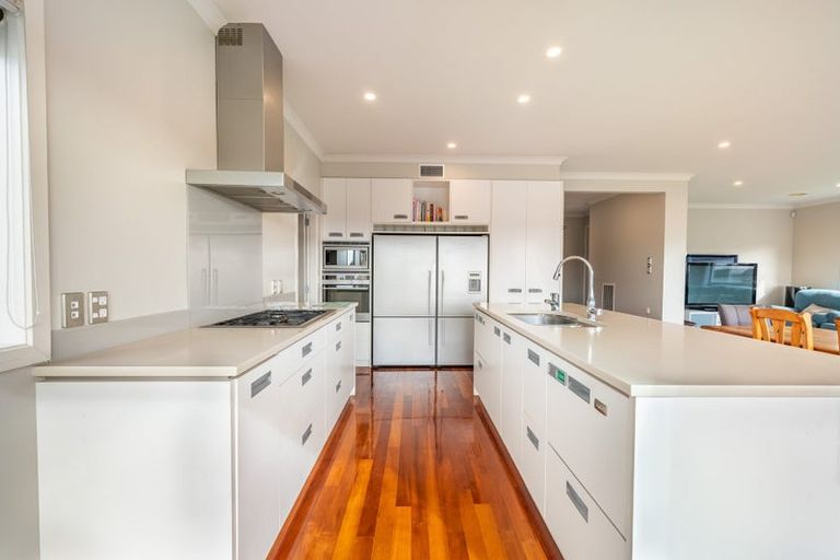 Photo of property in 18 Milford Street, Aotea, Porirua, 5024